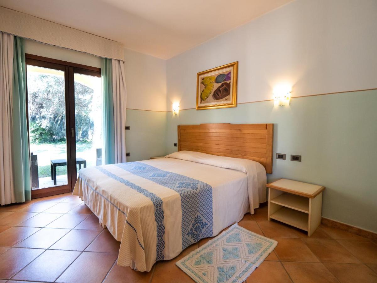 Hotel Luci Del Faro Calasetta Exterior foto