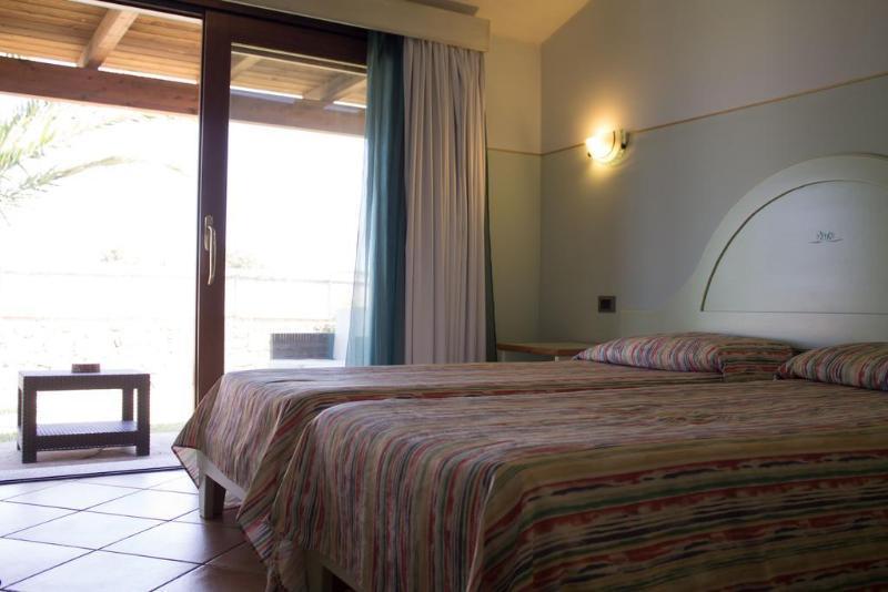 Hotel Luci Del Faro Calasetta Exterior foto