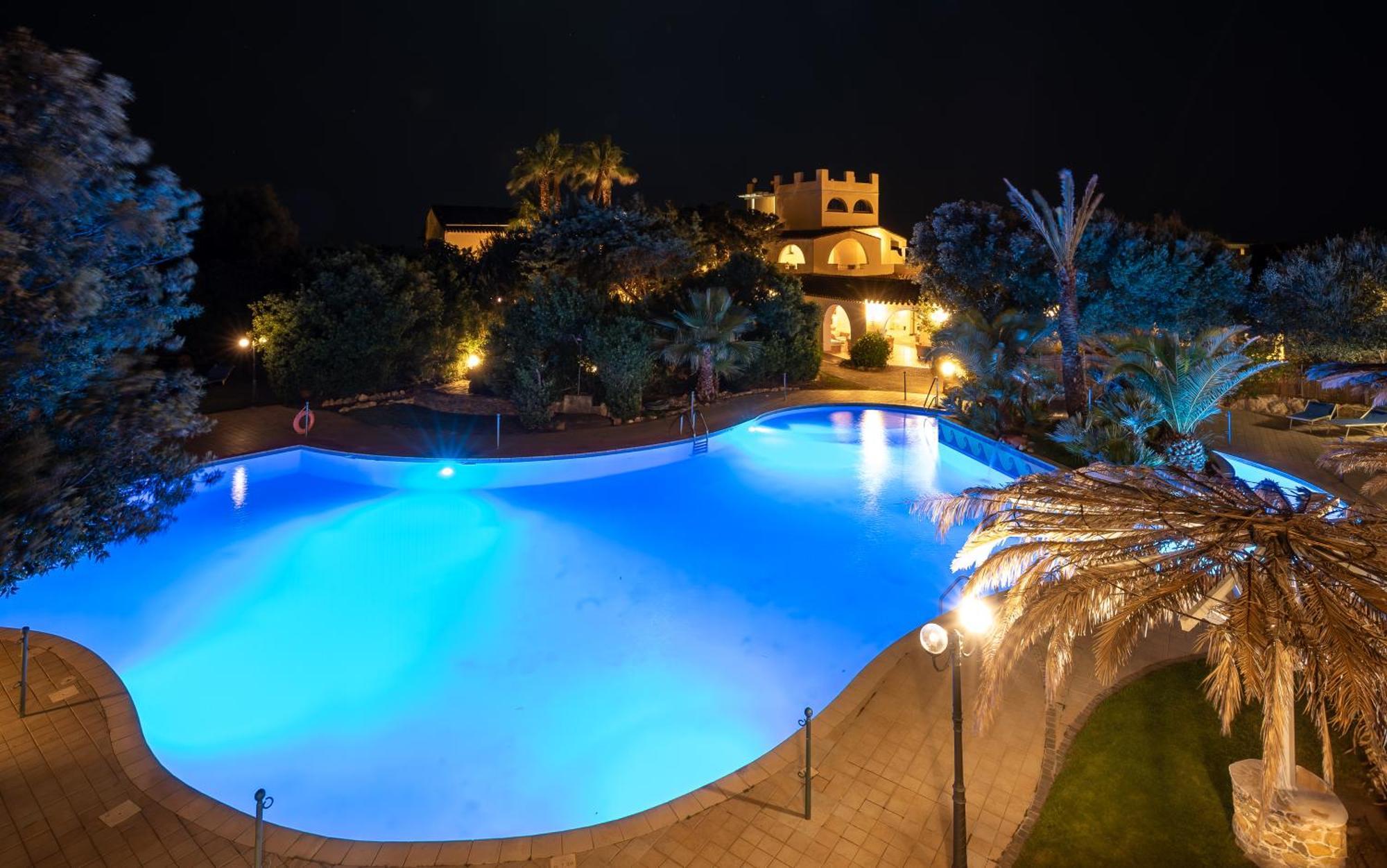 Hotel Luci Del Faro Calasetta Exterior foto